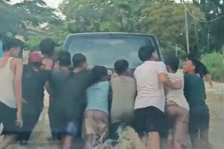 mobil matik, Mobil Matik Mogok, Amankah Jika Didorong? Ini Penjelasan Ahli