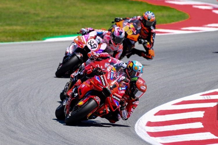 MotoGP, Link Live Streaming, Live Streaming MotoGP, motogp catalan 2025, Link Live Streaming MotoGP Catalan 2025, Marquez Mendominasi