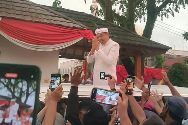 Jawa Barat, Dedi Mulyadi, jalur kereta, Pangandaran, jawa barat, jalur kereta pangandaran, Dorong Ekonomi Selatan, Dedi Mulyadi Akan Bangun Jalur Kereta Jakarta–Bandung–Pangandaran, Nilai Proyek Rp 8 Triliun, Kolaborasi dengan PT KAI, Percepat Akses Menuju Pangandaran, Pusat Pertumbuhan Baru di Selatan Jabar, Proyek “Kereta Pangan” untuk Wilayah Pantura