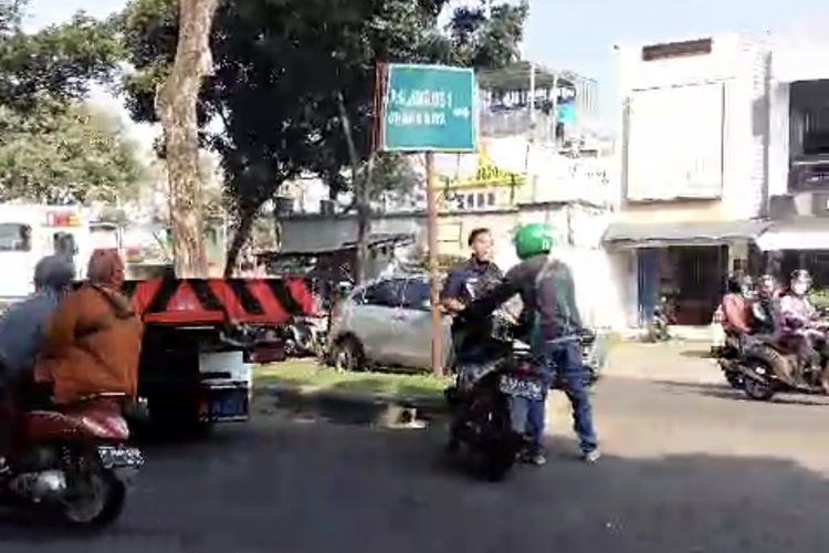 derek, mobil matik, transmisi matik, matik, Alasan Mobil Matik Tidak Boleh Diderek Sembarangan