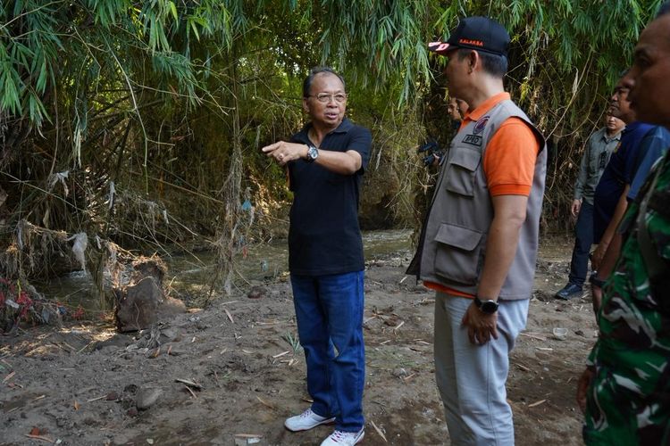 Wayan Koster, Pemprov Bali Kucurkan Dana Rp 1,2 M untuk Korban Banjir di Buleleng