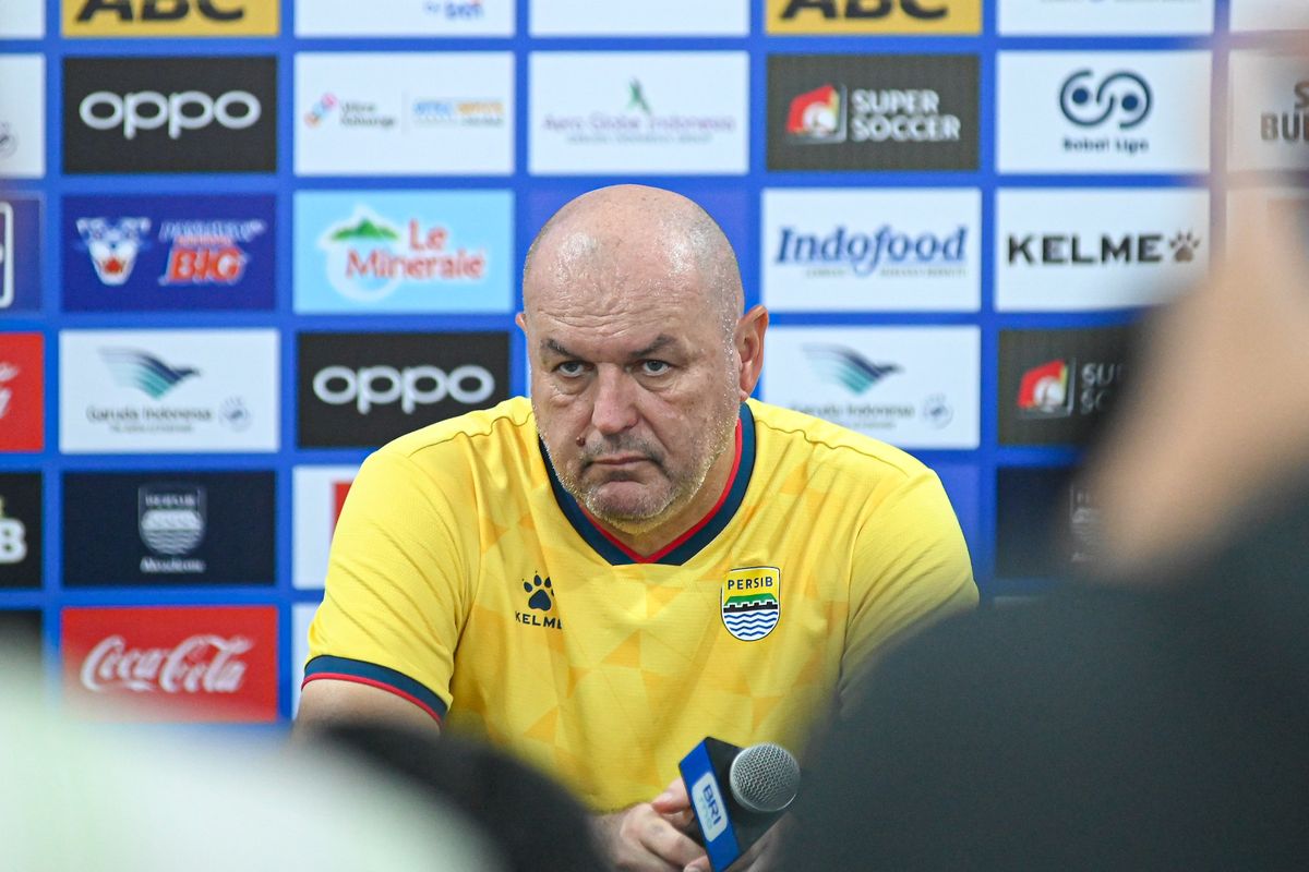 Bojan Hodak, Super League, Persib, Persib Bandung, Igor Tolic, Adhitia Putra Herawan, Bojan Hodak Raih Gelar Pelatih Terbaik Super League 2025-2026