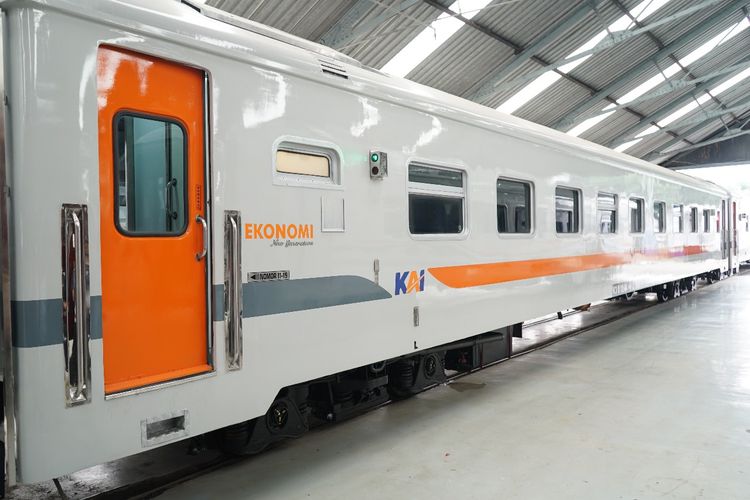 New Generation, kereta Ekonomi New Generation, Ekonomi New Generation, Balai Yasa Manggarai, stainless steel, Kereta Ekonomi New Generation Stainless Steel Vs Modifikasi, Apa Bedanya?