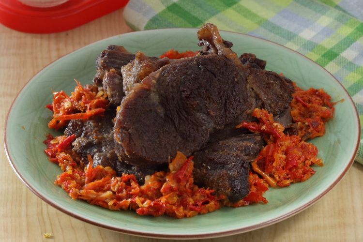 daging sapi, daging, 7 Ide Masakan Daging Sapi dengan Bumbu Praktis untuk Menu Sehari-hari, 1. Tumis Sapi Lada Hitam (Beef Black Pepper), 2. Semur Daging Sapi Cincang/Iris, 3. Sapi Goreng Mentega, 4. Teriyaki Daging Sapi ala Rumahan, 5. Oseng Daging Sapi Mercon Sederhana, 6. Sop Daging Sapi Bening dan Segar, 7. Dendeng Ragi Daging Sapi Praktis