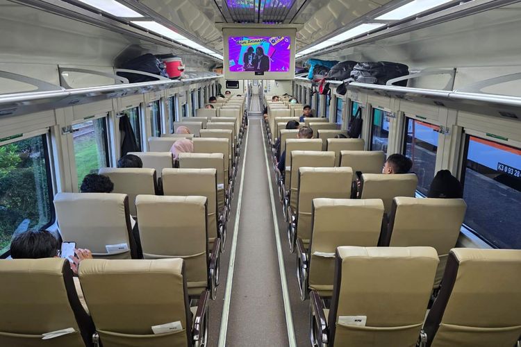 hp ketinggalan di kereta, nomor kehilangan di kereta, HP Ketinggalan di Kereta Api? Jangan Panik, Segera Hubungi Kontak Ini