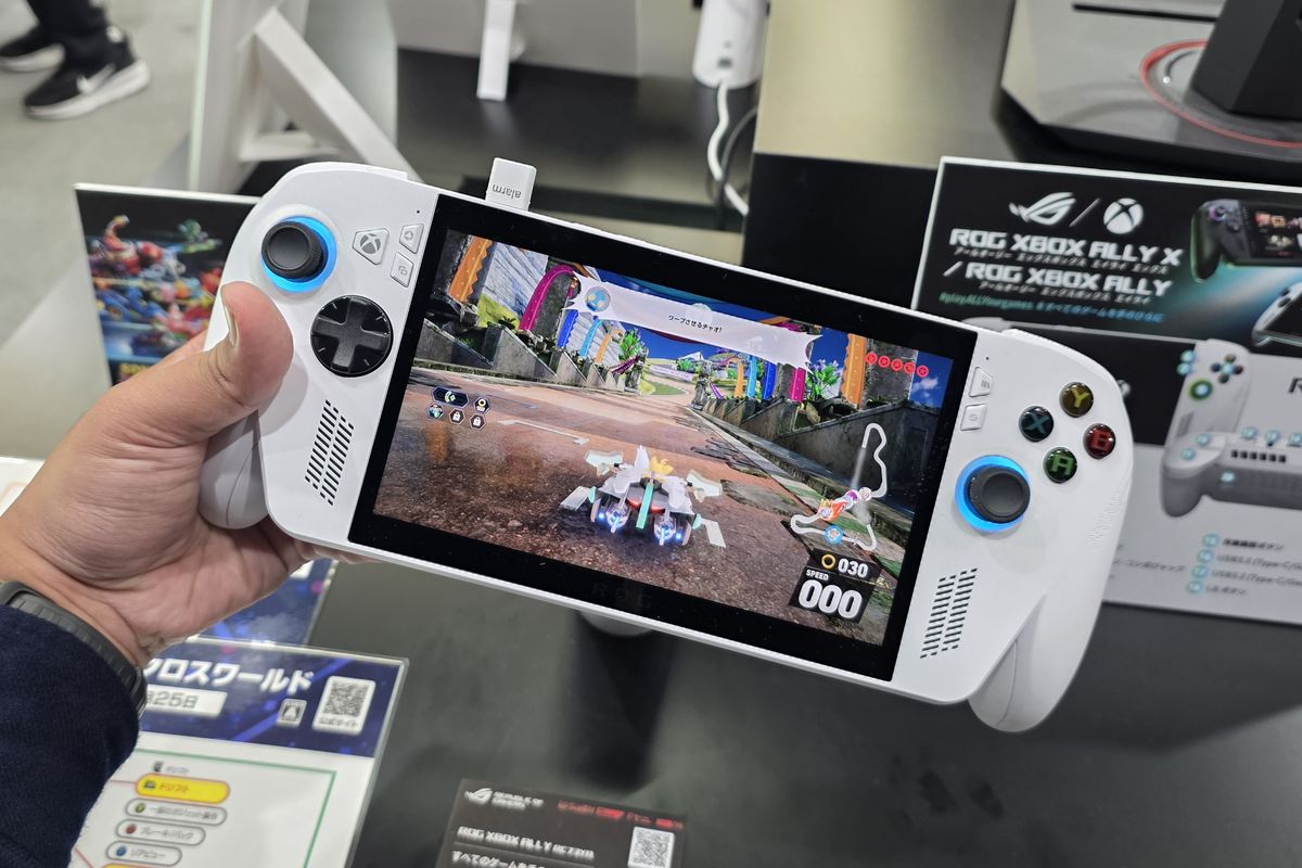 microsoft, Asus, ROG Xbox Ally X, ROG Xbox Ally, Tokyo Game Show 2025, Menggenggam dan Membandingkan Konsol ROG Xbox Ally dan Ally X di TGS 2025