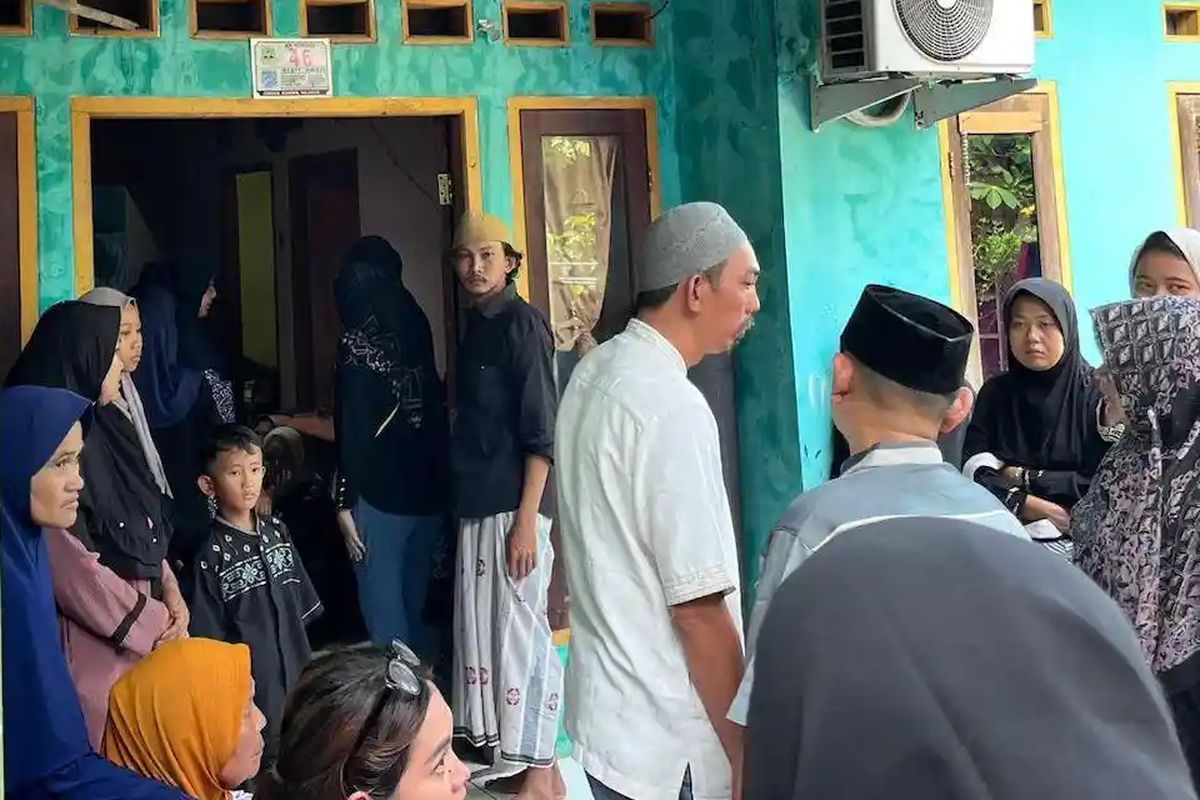 Polres Tangerang Selatan, bullying di sekolah, perundungan di sekolah, SMPN 19 Tangsel, dugaan perundungan di SMPN 19 Tangsel, dugaan bullying di SMPN 19 Tangsel, Siswa SMPN 19 Tangsel yang Diduga Jadi Korban Bullying Meninggal Dunia, Kuasa Hukum Ungkap Kabar Duka, Laporan KPAI dan Kondisi Rumah Duka, Kronologi Dugaan Perundungan di Sekolah, Polisi Lakukan Penyelidikan, Periksa Saksi dan Ahli