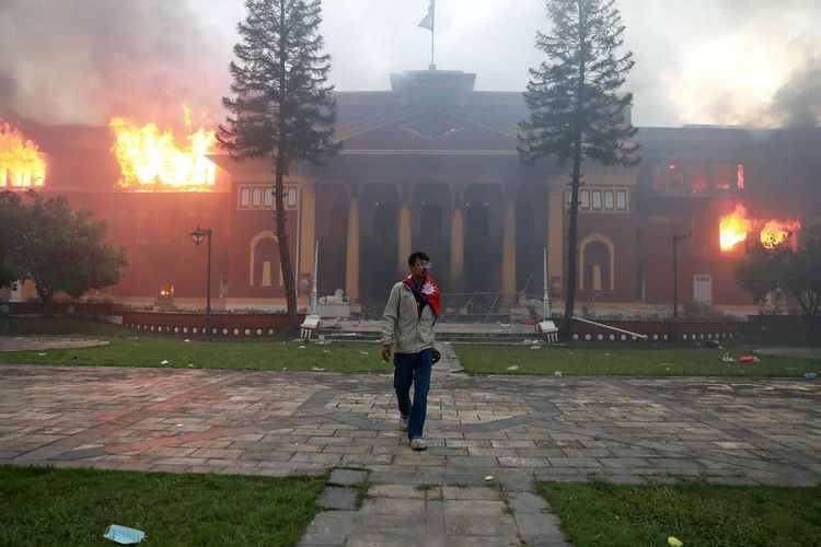 Nepal, Gen Z, demo Nepal, demo Nepal ricuh, kerusuhan nepal, kerusuhan Nepal karena apa, Belajar dari Nepal, Pakar Ingatkan Risiko Pembatasan Medsos dan Represi Aparat, Pembatasan Medsos dan Represi Aparat Jadi Pemicu, Kekerasan Justru Menambah Delegitimasi, Krisis Politik Berlapis di Nepal, Jalan Panjang Reformasi