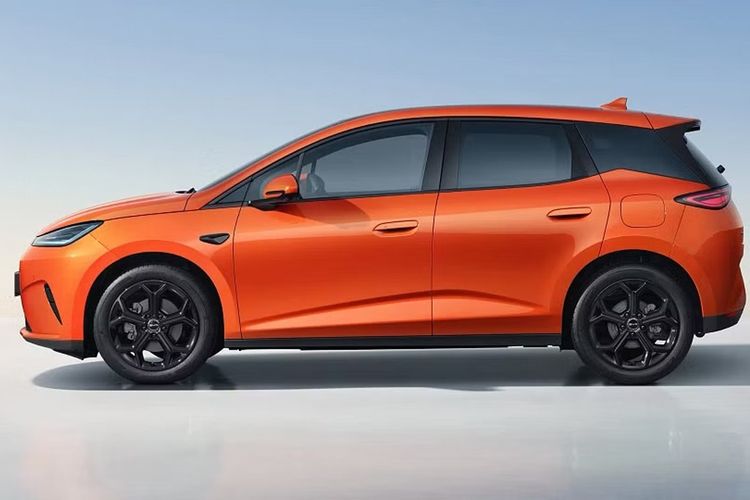 Dolphin G DM-i, BYD Dolphin PHEV Meluncur, Intip Tampilan dan Spesifikasinya, Desain Eksterior yang Agresif, Dimensi dan Interior, Bocoran Spesifikasi dan Performa, Langkah Strategis di Eropa