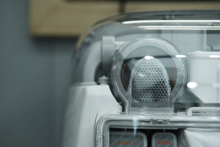 DJI Romo, DJI Romo Resmi di Indonesia, Robot Vacuum dengan Teknologi Turunan Drone, Adopsi teknologi drone DJI, Spesifikasi DJI Romo Series di Indonesia, Base station otomatis, Harga DJI Romo Series di Indonesia