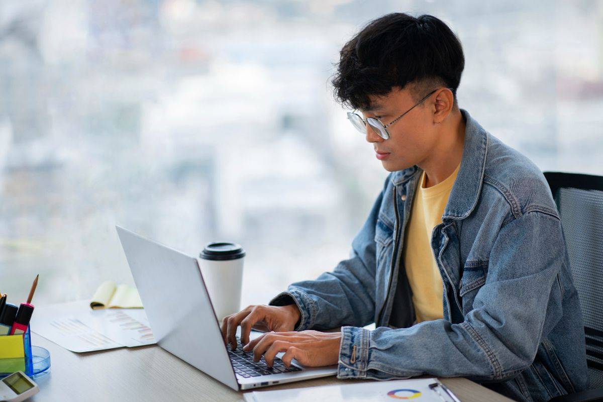 pembelajaran online, kuliah online imbas demo, kampus di yogyakarta, Daftar Kampus di Yogyakarta yang Terapkan Kuliah Online Per 1 September 2025, Ada UGM, UNY, dan UPN, 1. Universitas Gadjah Mada (UGM), 2. Universitas Negeri Yogyakarta (UNY), 3. UPN Veteran Yogyakarta, 4. Institut Seni Indonesia (ISI) Yogyakarta, 5. Universitas Kristen Duta Wacana (UKDW), 6. Universitas Sanata Dharma (USD)