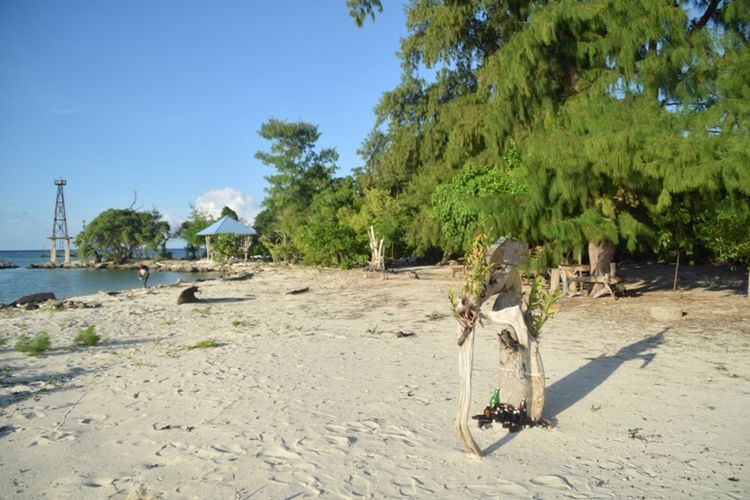 Wakatobi, Pantai Taduno, Desa Liya Togo, 4 Wisata Wakatobi yang Wajib Dikunjungi Pencinta Alam, 1. Pantai Taduno, 2. Desa Pajam, 3. Desa Liya Togo, 4. Puncak Jamakara