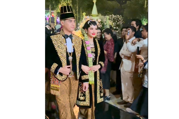 Al Ghazali, Alyssa Daguise, ngunduh mantu Al Ghazali, ngunduh mantu Alyssa Daguise, Ngunduh mantu Al Ghazali, Ngunduh Mantu Al Ghazali, venue ngunduh mantu al ghazali, ngunduh mantu al ghazali jcc, prosesi ngunduh mantu al ghazali, ngunduh mantu al ghazali ahmad dhani, konsep ngunduh mantu al ghazali, busana alyssa saat ngunduh mantu, busana alyssa daguise saat ngunduh mantu, ngunduh mantu al ghazali dann alyssa daguise, ngunduh mantu alyssa daguise, busana alyssa daguise, Ngunduh Mantu Al Ghazali, Alyssa Daguise Tampil Anggun dalam Tradisi Jawa