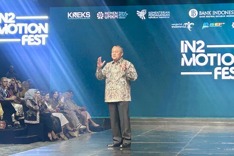 Bank Indonesia, modest fashion, desainer Indonesia, fashion indonesia, in2motionfest 2025, in2motionfest, IN2MOTIONFEST 2025 Pamerkan Karya Ratusan Desainer Lokal dan Internasional, IN2MOTIONFEST 2025 kembali digelar, Tarian dan peragaan busana warnai opening ceremony, Kolaborasi desainer internasional dan lokal, Modest fashion Indonesia menuju kancah dunia