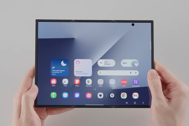 Samsung, Galaxy Z TriFold, unboxing, hands-on, Samsung Galaxy Z TriFold, Samsung Z TriFold, samsung galaxy z trifold, samsung z trifold, spesifikasi samsung galaxy z trifold, Begini Isi Kemasan dan Hands-on Galaxy Z TriFold, HP Lipat Tiga Pertama Samsung