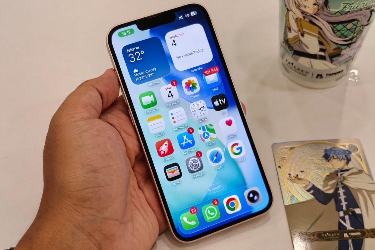 iPhone 17e, Soft Pink, Apple, Saya Cowok tapi Pakai iPhone 17e Soft Pink, Ini yang Dirasakan, Butuh casing agar aman, Ringan dan nyaman dipakai, Layar lega dan cukup terang, Ponsel cantik dengan sedikit kompromi