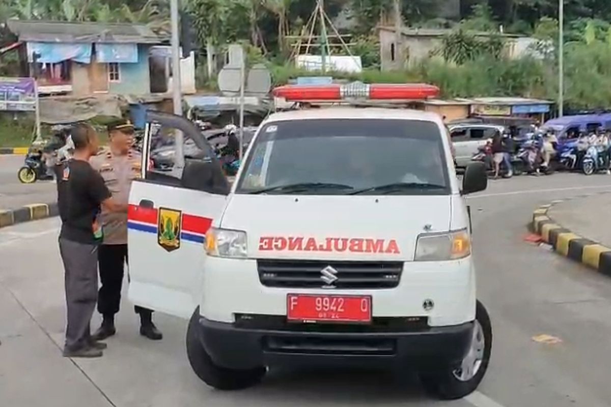 ambulans, wisatawan, rasa keadilan, Ambulans, mudik, mobil, Rasa Keadilan, Kenapa Ambulans yang Bawa Wisatawan Hanya Dihukum Putar Balik?