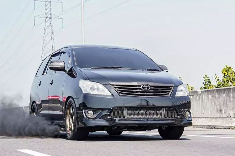mobil bekas diesel, tips membeli mobil, riwayat servis mobil, periksa kondisi mesin, Mobil Bekas Diesel: Tips Memilih dan Memeriksa