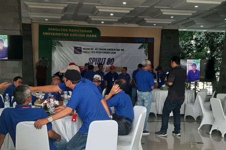 Joko Widodo, Jokowi, Fakultas Kehutanan UGM, Jokowi Hadiri Reuni Angkatan 80 Fakultas Kehutanan UGM, Jokowi Reuni Fakultas Kehutanan UGM, Jokowi Hadiri Reuni Angkatan 80 Fakultas Kehutanan UGM