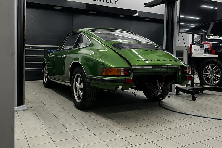 Porsche, bengkel, mobil, mobil klasik, Servis, Tak Cuma Mobil Baru, Porsche Layani Servis dan Restorasi Mobil Klasik