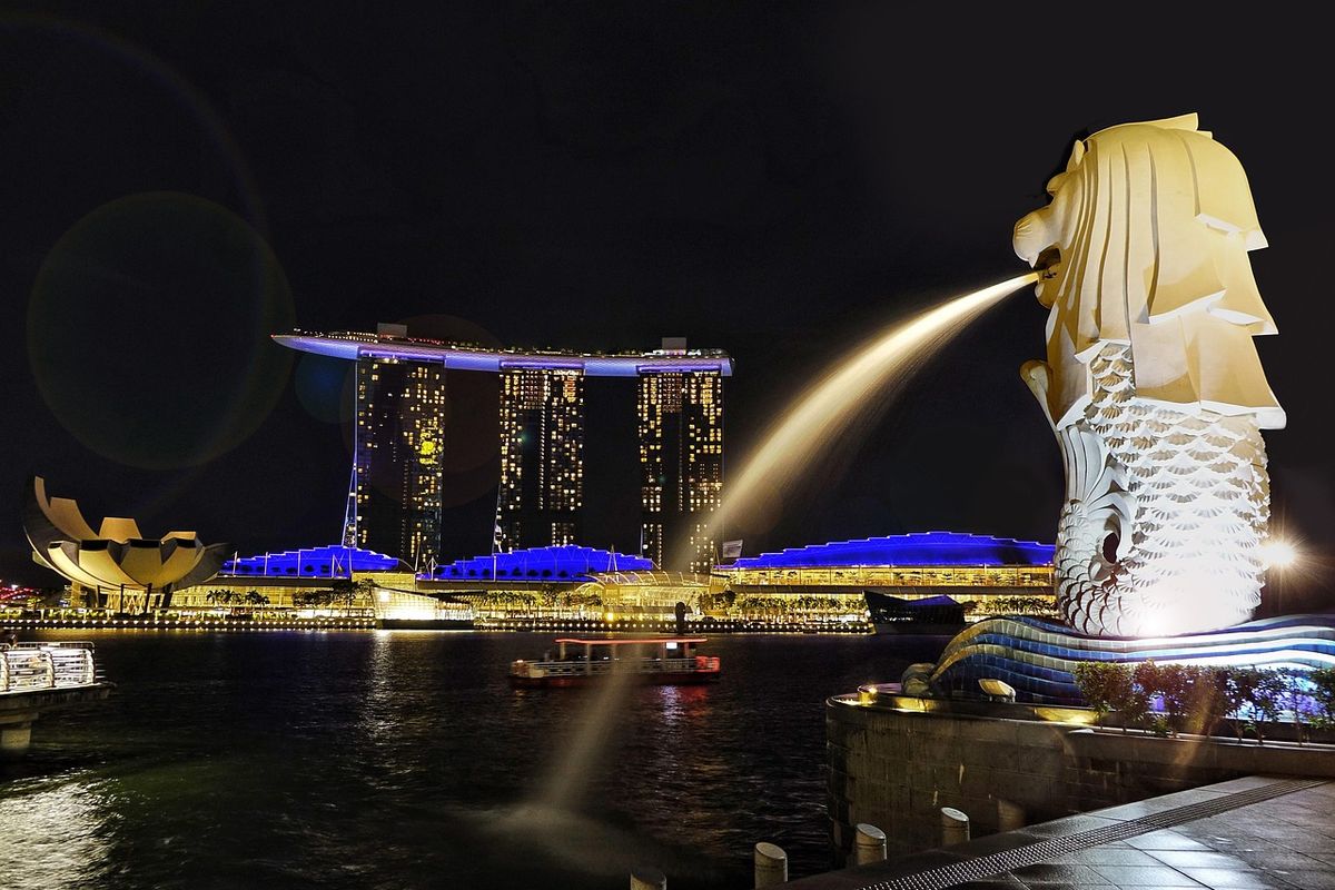singapura, denda, Italia, thailand, peraturan unik negara, 5 Negara yang Punya Peraturan Unik, Melanggar Bisa Didenda!, Permen karet dilarang di Singapura, Sepatu hak tinggi dilarang di Yunani, Mengemudi tanpa baju di Thailand akan didenda, Dilarang memetik jamur tanpa izin di Italia , Dilarang berbelanja di kaki lima Spanyol