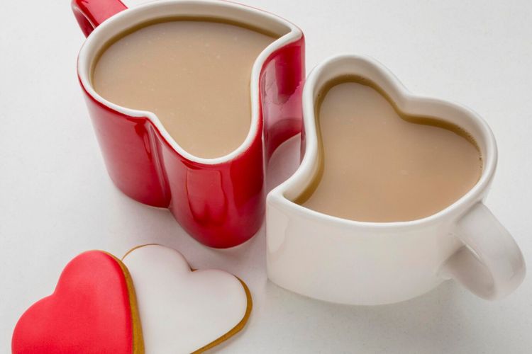 11 Ide Kado Valentine Selain Cokelat, Lebih Berkesan dan Personal, 1. Surat tulisan tangan, 2. Buku favorit atau buku bertema personal, 3. Parfum dengan aroma khas, 4. Tanaman hias atau bunga hidup, 5. Kado pengalaman (experience gift), 6. Perlengkapan self-care, 7. Aksesori sederhana namun bermakna, 8. Album foto atau scrapbook kenangan, 9. Barang personalisasi, 10. Playlist lagu pilihan, 11. Makanan favorit selain cokelat