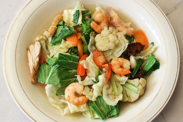 10 Ide Olahan Sisa Seafood, Tidak Alot dan Bumbu Meresap Sempurna, 1. Nasi Goreng Seafood, 2. Mi Instan Seafood, 3. Omelet Seafood, 4. Tumis Seafood Saus Tiram, 5. Capcay Seafood Kilat, 6. Seafood Balado, 7. Sup Seafood Sisa, 8. Salad Seafood ala Thailand, 9. Seafood Goreng Tepung Ulang, 10. Rice Bowl Seafood