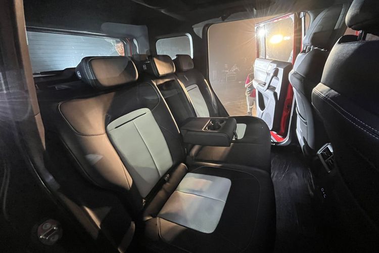 Chery, Chery J6T, Chery J6, Chery Sales Indonesia, SUV Listrik Chery J6T Resmi Meluncur, Ini Perbedaannya