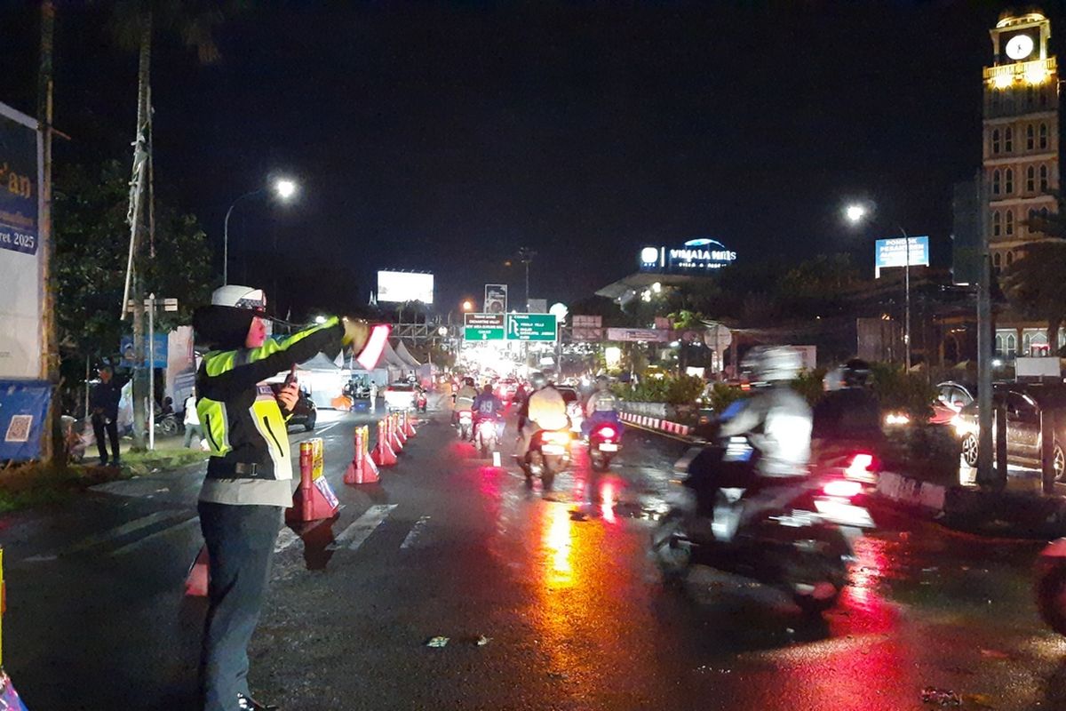Bogor, pawai obor, 1 Muharram, Puncak, Pawai obor, Polisi, Polisi Rekomendasikan Jalur Alternatif ke Cianjur dan Bandung, polisi, 1 muharram, Pawai Obor 1 Muharram di Puncak, Polisi Imbau Warga Gunakan Jalur Alternatif