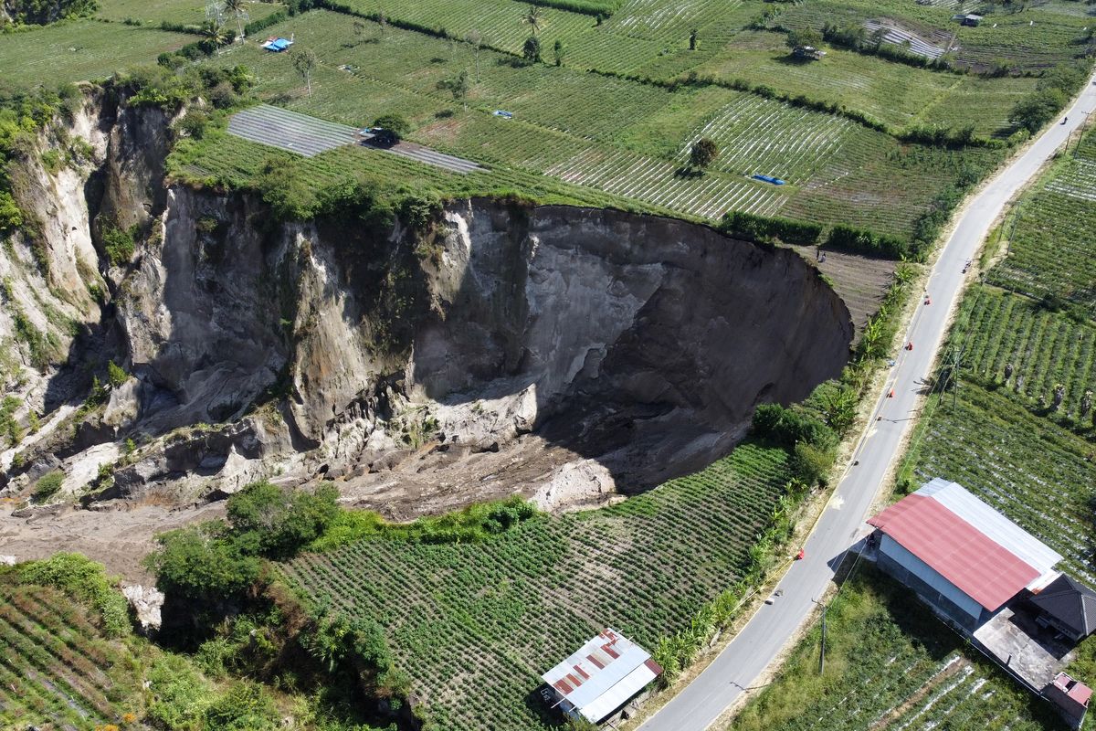 Aceh Tengah, pergerakan tanah, lubang raksasa, Fenomena Lubang Raksasa Mirip Sinkhole di Aceh Tengah, BPBD Ungkap Hasil Penelitian
