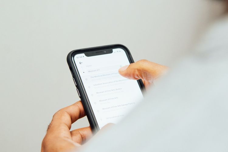 kesehatan otak, Hati-hati, 8 Kebiasaan Sepele Ini Ternyata Bisa Merusak Kesehatan Otak, 1. Multitasking, 2. Mengabaikan waktu tidur, 3. Sering melewatkan sarapan, 4. Main HP sebelum tidur, 5. Daftar tugas yang berlebihan, 6. Mengabaikan relasi sosial, 7. Malas memeriksa kadar kolesterol LDL, 8. Jarang bergerak