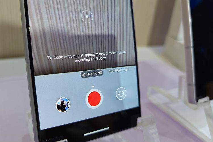 Asus, Computex, Smartphone, Computex 2025, smartphone, Asus Zenfone 12 Ultra, computex 2025, Hands-on Asus Zenfone 12 Ultra Langsung di Computex 2025 Taiwan, Desain Cantik Kamera Menarik, Desain lebih "cantik", Bodi mirip Zenfone 11 Ultra, Fitur kamera lebih kaya, Perekam suara makin pintar