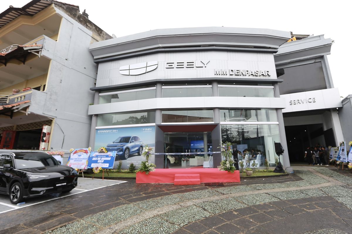 Geely, diler, kendaraan elektrifikasi, Geely Auto Indonesia, Awali 2026, Geely Resmikan Tiga Diler Sekaligus
