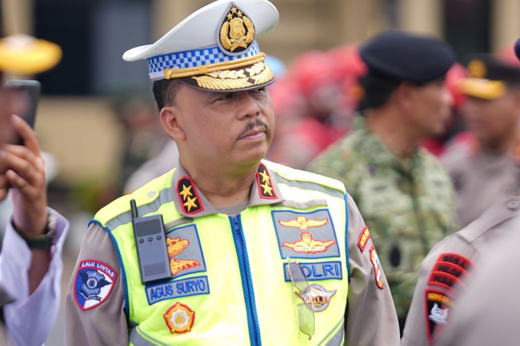 kecelakaan lalu lintas, arus mudik Nataru, rekayasa lalu lintas, Arus Mudik Nataru 2025: Laka Berkurang, Kendaraan Meningkat