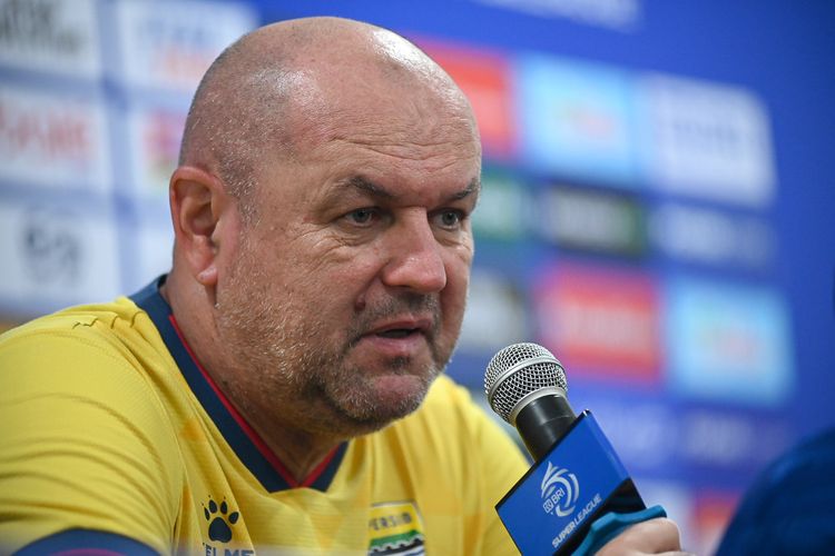 Persib, Arema FC, Bojan Hodak, Persib vs Arema FC, Head to Head Persib Vs Arema FC, Tren Negatif Maung Atas Singo Edan