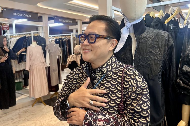 hijab, perempuan berhijab, Modest wear, modest fashion, tren modest fashion, modest fashion semakin diminati, deden siswanto, modest fashion artinya, modest clothing, modest fashion adalah, Modest Fashion Makin Digandrungi, Tak Cuma untuk Perempuan Berhijab