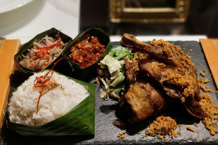 Laksan Palembang, Wyndham Culinary Journey, Mencicipi Menu Nusantara Ala Hotel, dari Laksan hingga Rawon Misoa, Sari Laut Bakar Dabu Dabu dan Buntut Bakar Maranggi, Moringa Seafood Miso Soup dan Bebek Goreng Jivva, Paha Kambing Bakar Sayur Urap dan Kakap Sambal Matah, Laksan Palembang dan Nasi Minyak Iga Bakar, Rawon Misoa dan Tahu Campur 