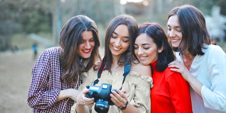 zodiak, zodiak yang suka trip dadakan, zodiak yang spontan, 3 Zodiak yang Paling Suka Trip Dadakan tanpa Banyak Perencanaan, 1. Aries, 2. Gemini, 3. Sagittarius, Mengapa zodiak tersebut menyukai spontanitas?, Tips untuk trip dadakan yang aman