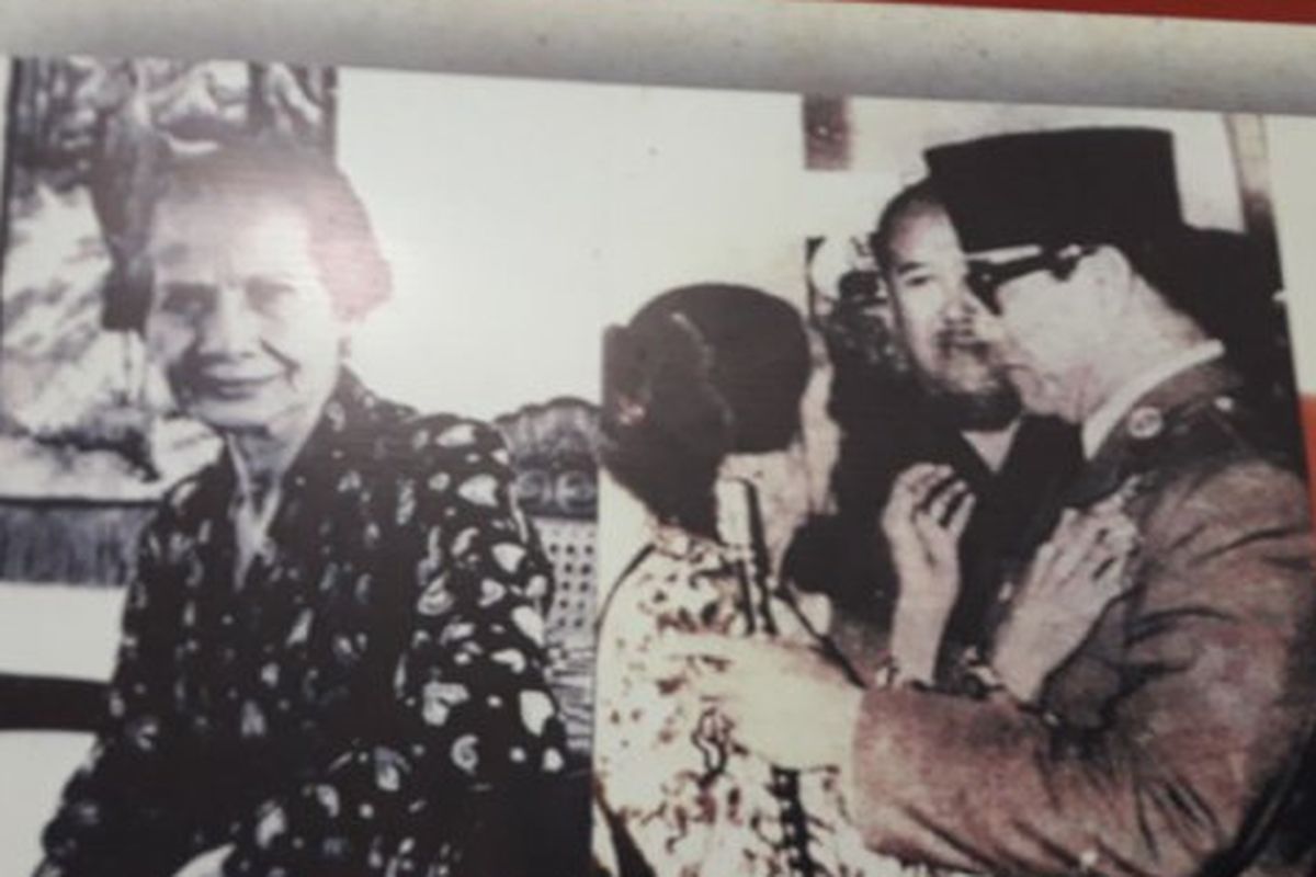 Soekarno, Bung Karno, istri soekarno, Ratna Sari Dewi, inggit ganarsih, yurike sanger, Soekarno dan 9 Istrinya, Kisah Cinta, Pernikahan, hingga Kontroversi, 1. Siti Oetari Tjokroaminoto, 2. Inggit Garnasih, 3. Fatmawati, 4. Hartini, 5. Kartini Manoppo, 6. Ratna Sari Dewi (Naoko Nemoto), 7. Haryati, 8. Yurike Sanger, 9. Heldy Djafar