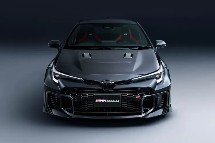 Toyota, Toyota GRMN Corolla Meluncur, Varian Paling Buas, Aerodinamika dari Mobil Balap, Suspensi dan Sistem AWD Disempurnakan, Torsi Naik, Interior Fokus untuk Pengemudi