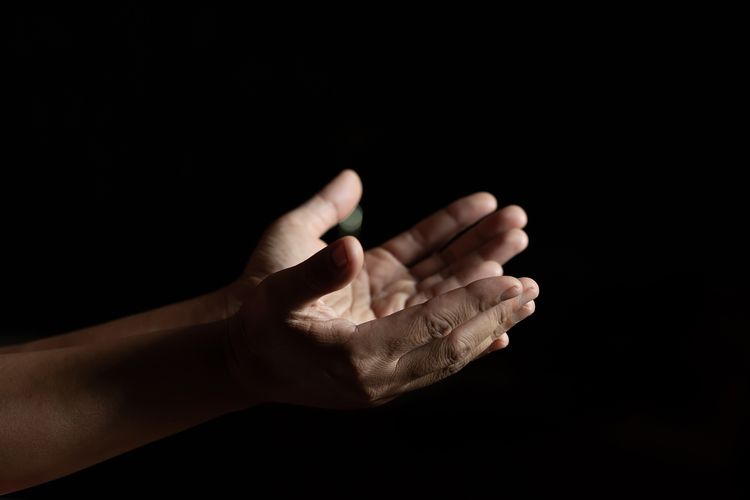 Ziarah, Ziarah Kubur, Bacaan Doa Ziarah Kubur Lengkap: Arab, Latin, dan Terjemahannya