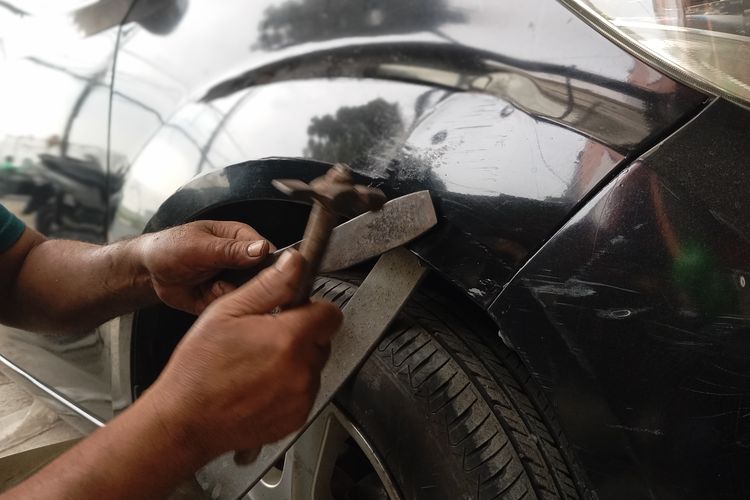 ketok magic, Tangerang Selatan, mobil listrik, Paintless Dent repair, Mengatasi Penyok Mobil Listrik dengan Ketok Magic