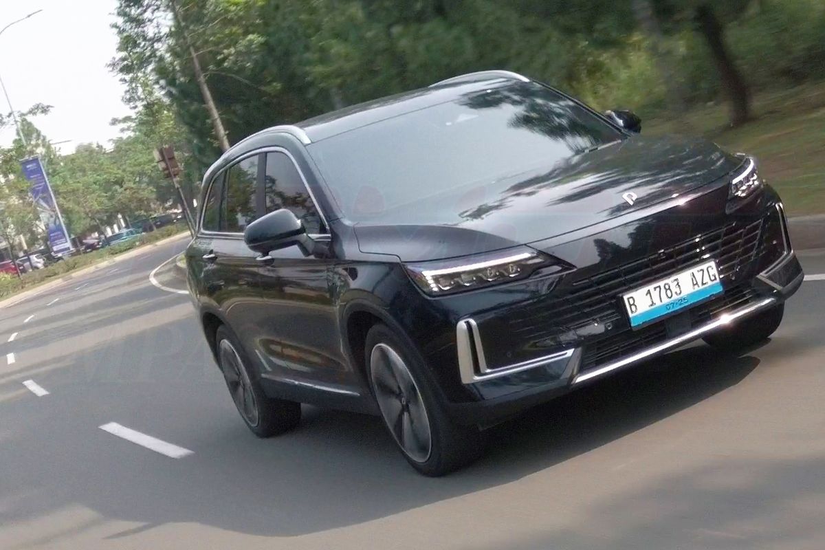 sewa baterai, SUV listrik, Polytron G3, mobilitas fleksibel, Polytron G3+: SUV Listrik dengan Skema Kredit Fleksibel