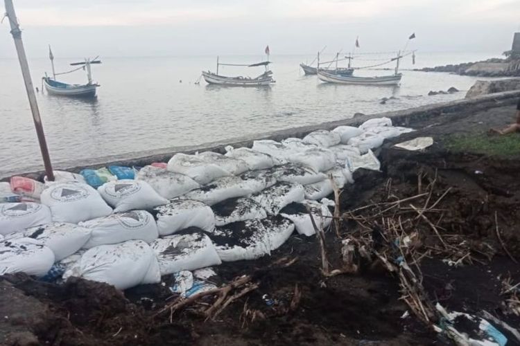 banjir rob Probolinggo, banjir rob probolinggo, waspada banjir rob probolinggo, BMKG ingatkan potensi banjir rob probolinggo, banjir rob di pesisir jawa timur, BMKG Ingatkan Potensi Banjir Rob di Probolinggo pada 2-9 Desember 2025