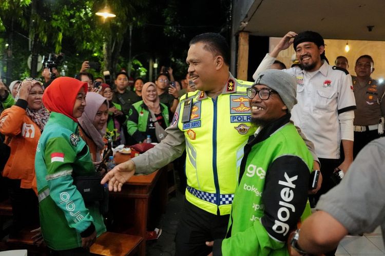 Lalu Lintas, ojol, humanis, budaya, polisi, Tak Melulu Tilang, Ini Cara Polisi Tumbuhkan Budaya Tertib Lalu Lintas