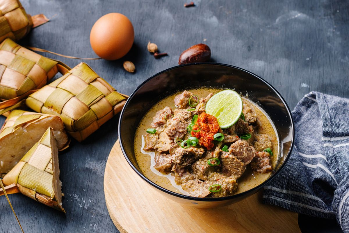 Makassar, makanan tradisional, Kuliner Makassar, Coto Makassar, makanan khas Sulawesi Selatan, wisata kuliner makassar, makanan tradisional makassar, kuliner khas Makassar, makanan enak di makassar, kuliner pantai losari, Daftar Makanan Khas Makassar Paling Terkenal, Wajib Cicip Saat ke Sulawesi Selatan
