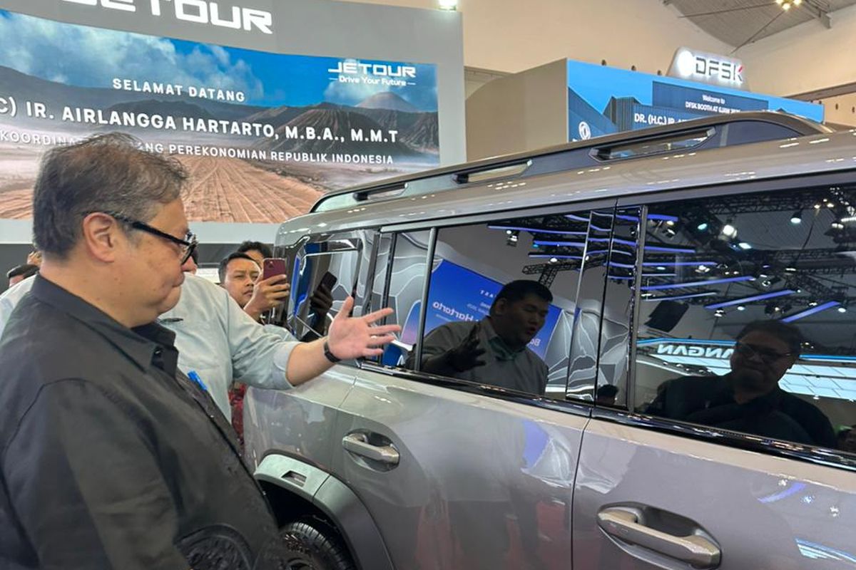 Airlangga Hartarto, Jetour, GJAW 2025, Handal Indonesia Motor, Jetour T2 Dirakit di Pabrik Handal, Menko Airlangga: Handal Terus