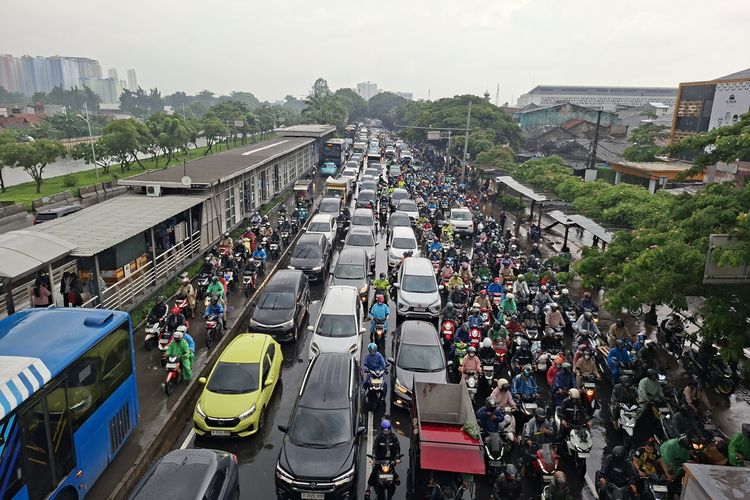 penjualan mobil, Malaysia, Indonesia, industri otomotif, Menteri Perindustrian: Alarm bagi Industri Otomotif Indonesia