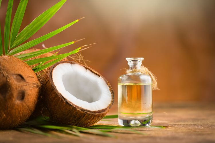 baking, mentega, lemak jenuh, masakan, resep, 5 Bahan Pengganti Mentega Paling Sehat untuk Memasak dan Baking, 1. Minyak Zaitun (Olive Oil), 2. Buah Alpukat Halus (Mashed Avocado), 3. Minyak Kelapa (Coconut Oil), 4. Saus Apel Tanpa Gula (Unsweetened Applesauce), 5. Greek Yogurt