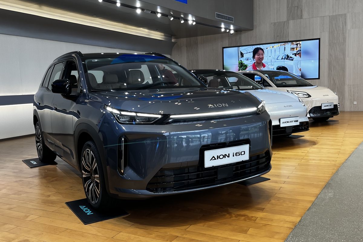 Aion i60, mobil, Spesifikasi Aion i60, Punya 2 Versi